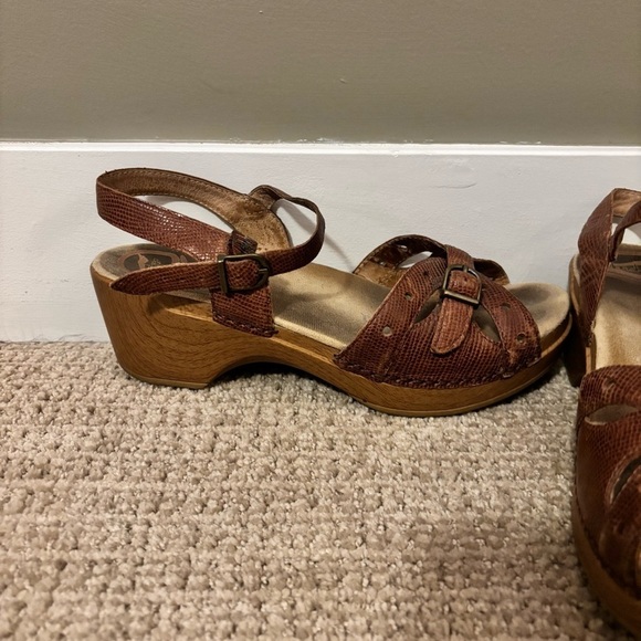 Dansko Brown Sissy Clog Sandal - size 39 - Picture 2 of 9
